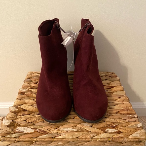 *NEW* OLD NAVY Booties - Picture 2 of 3